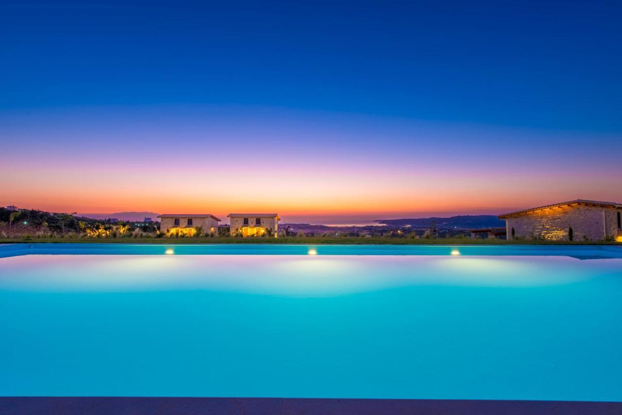 Mint Retreat Suites (Adults Only) Kalandra エクステリア 写真