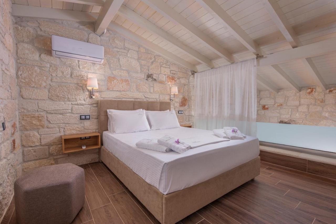 Mint Retreat Suites (Adults Only) Kalandra エクステリア 写真