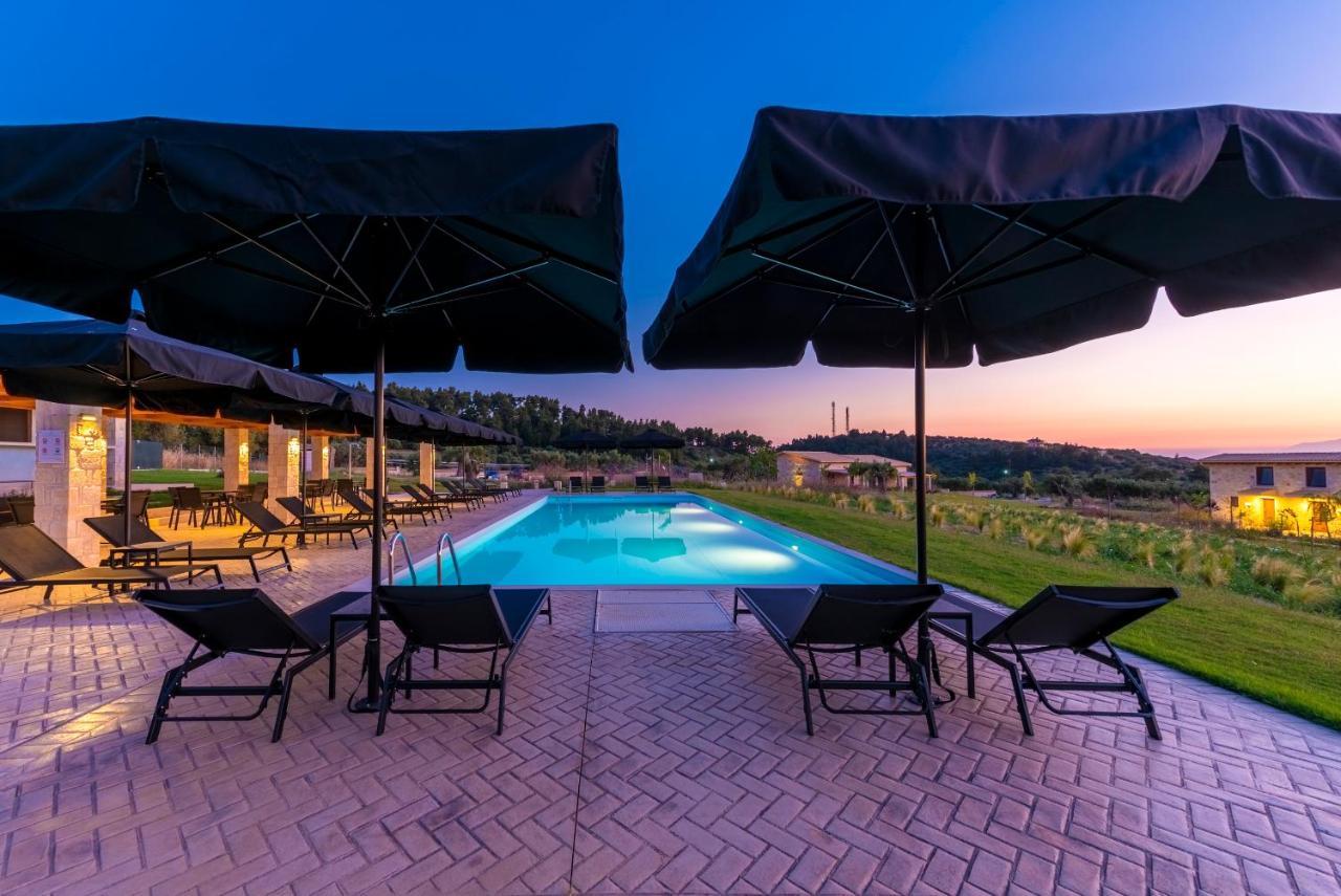 Mint Retreat Suites (Adults Only) Kalandra エクステリア 写真