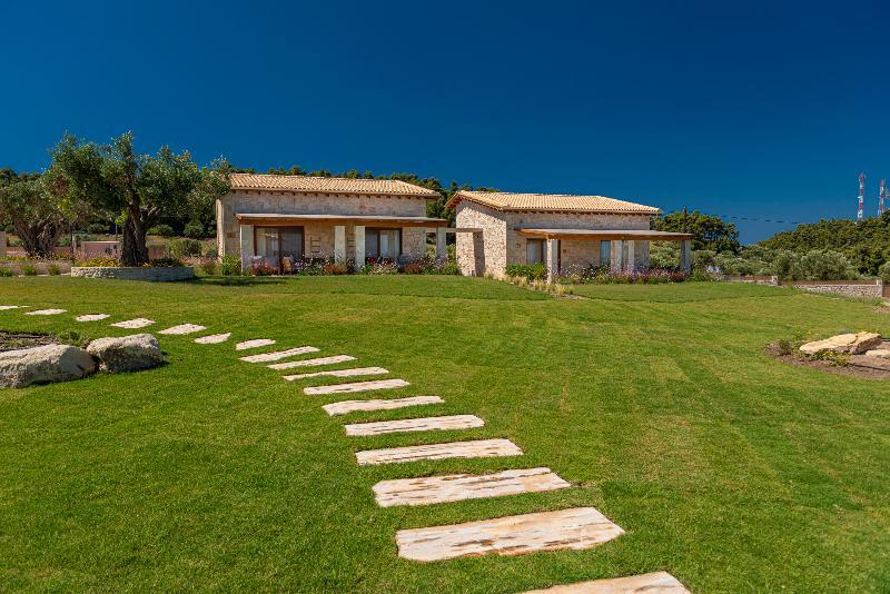 Mint Retreat Suites (Adults Only) Kalandra エクステリア 写真