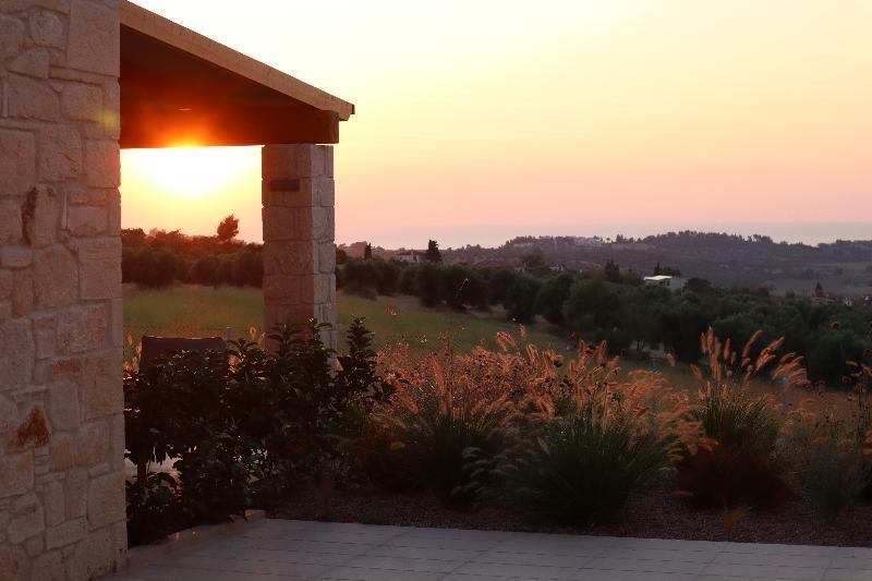 Mint Retreat Suites (Adults Only) Kalandra エクステリア 写真